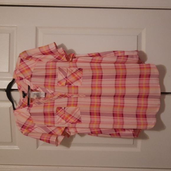 torrid Tops - Torrid. size 2.  ( 18-20)  pink plaid top.